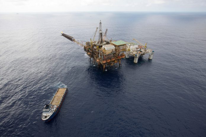 Yunanistan’ın, Taşoz adasından petrol çalmasına seyirci kalan AKP’giller; Vatana İhanet suçu işlemekteler