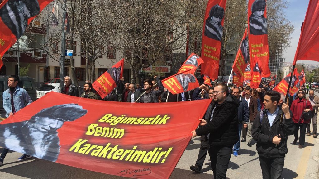 23 Nisan 2019’da yasak devam etti, Kalpaklı Mustafa Kemal ve “Bağımsızlık Benim Karakterimdir” sözü Anıtkabir’e alınmadı!