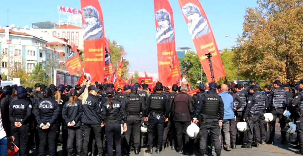 Mustafa Kemal ve Birinci Kuvayimilliyeciler pes etmediler, zafere yürüdüler,