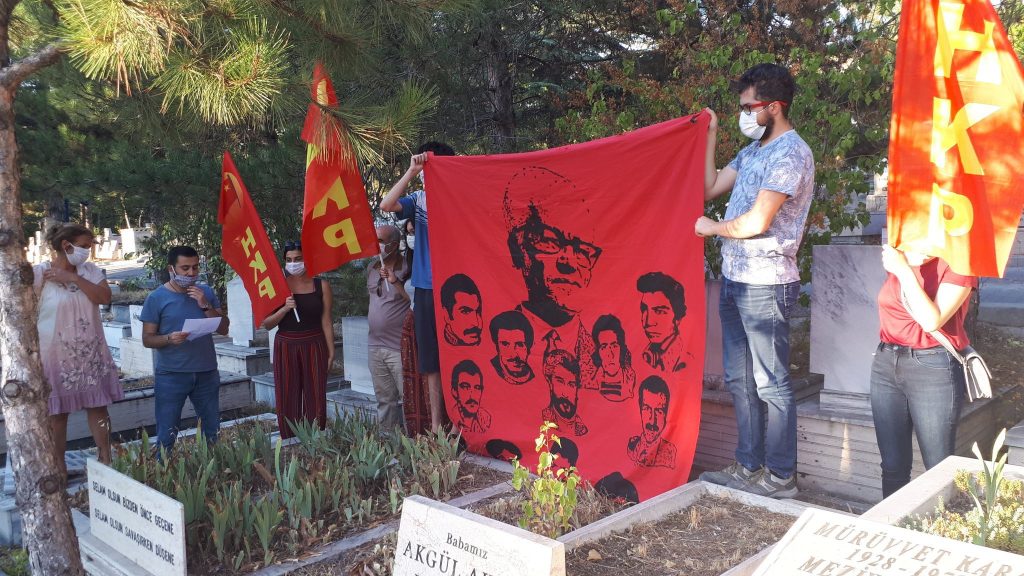 Üç Şehitler ve Engin Yüzbaşıoğlu Yoldaş Ölümsüzdür!